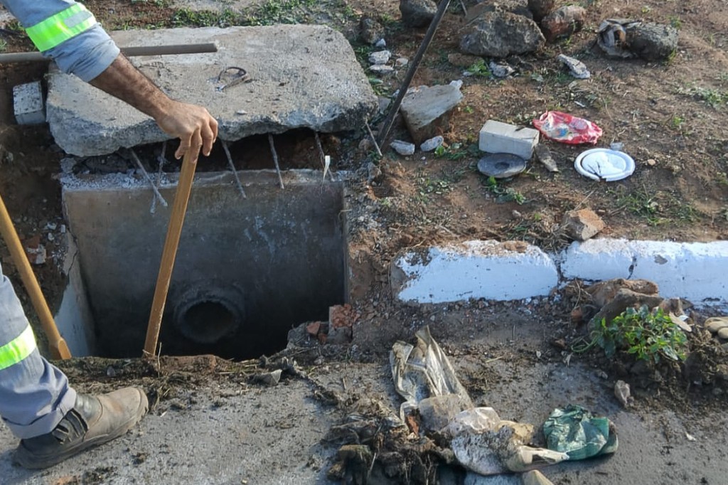 Secretaria de Viação e Obras realiza mais de 180 manutenções e limpezas de bocas de lobo em Várzea Grande no primeiro semestre