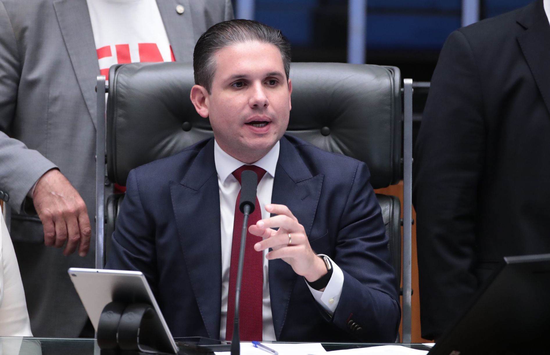 Hugo Motta defende Lei da Reciprocidade frente a tarifa americana de 25%