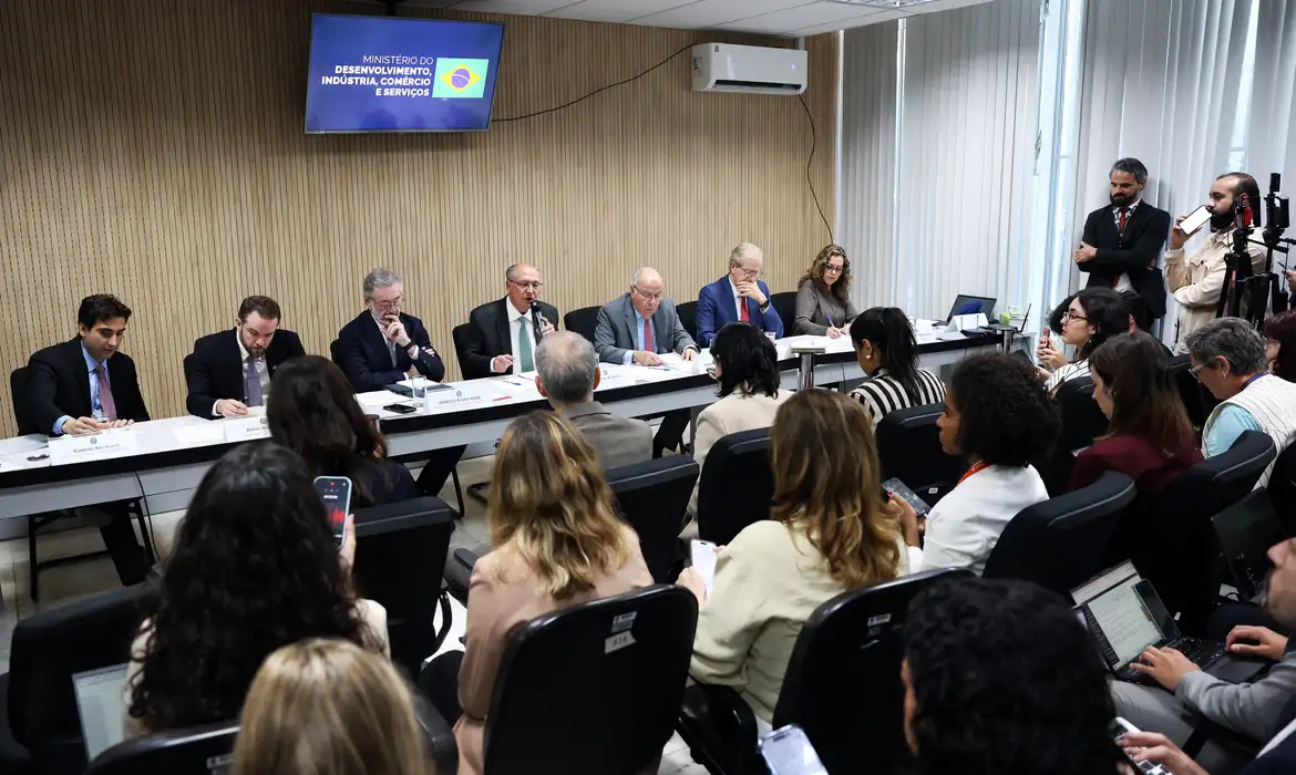 Governo retoma apoio a setores afetados pelo tarifaço dos EUA