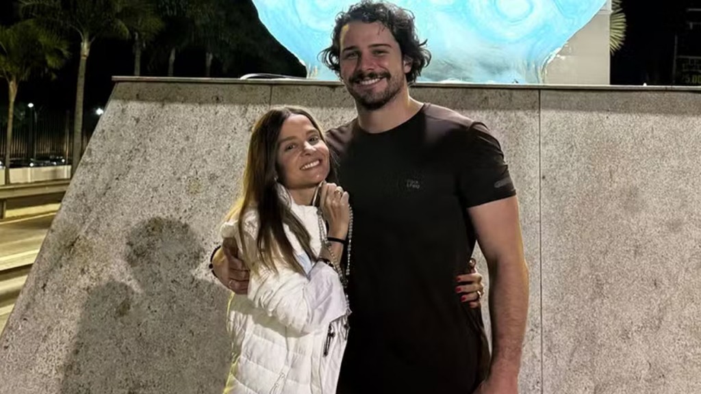 Maiara ganha declaração apaixonada de Felipe Cavalliere em álbum de fotos do casal