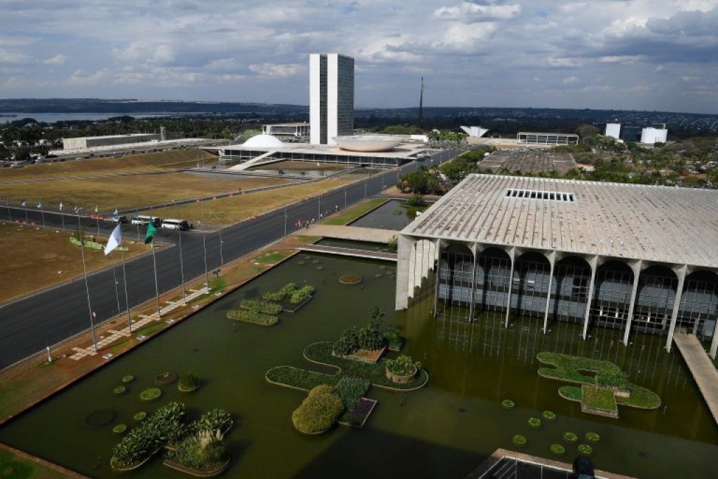 Estudo legislativo aponta para a necessidade de novas reformas para estabilizar a dívida pública