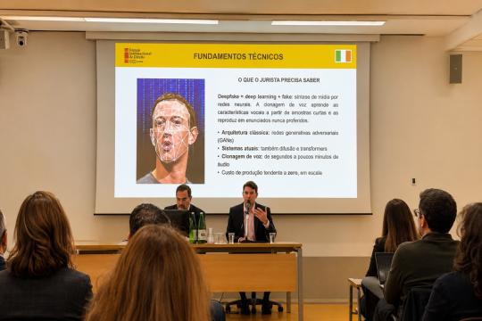 Conselheiro Alisson Alencar apresenta estudo inédito em fórum Internacional na Itália