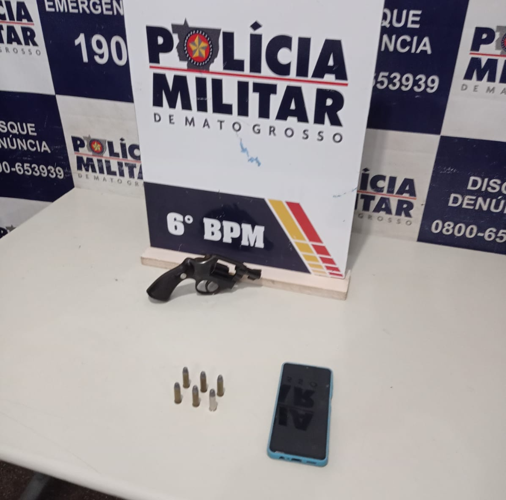 PM prende homem e adolescente com revólver em Cáceres
