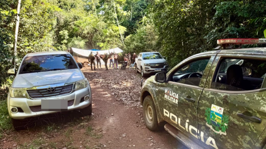 PM apreende pistola e prende homem em acampamento ilegal em Alta Floresta