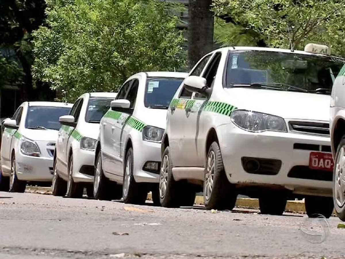 Prefeitura reajusta tarifas de táxi em Cuiabá; bandeirada passa a custar R$ 6