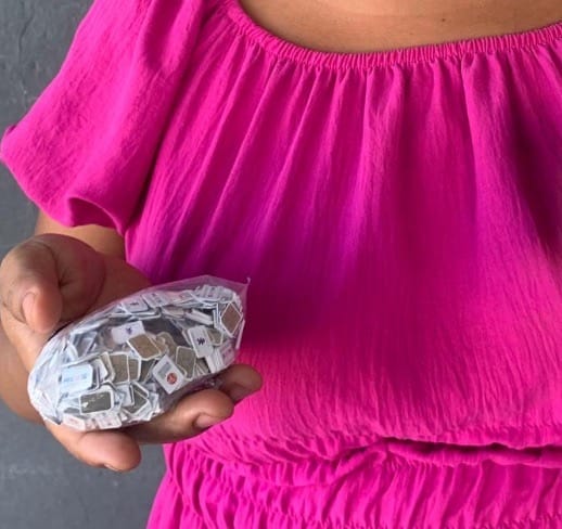 Mulher é pega no BodyScan e presa com 490 chips tentando entrar na PCE
