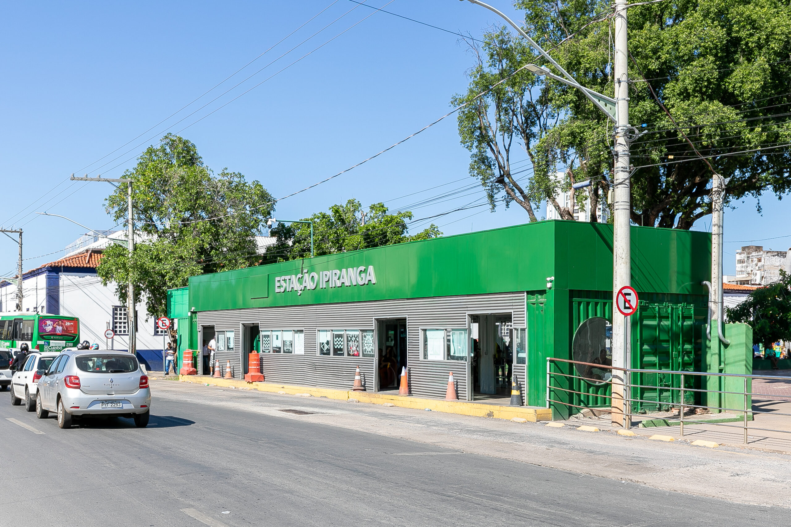 Abílio anuncia o uso de placas solares antigas para construção de estação fotovoltaica no HMC