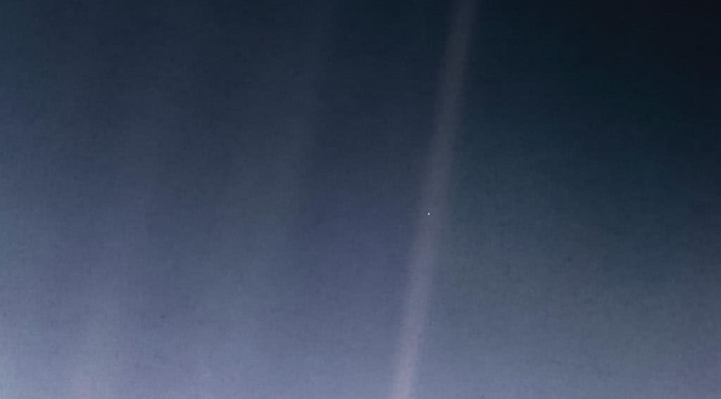 Voyager 1 da NASA atinge marca histórica de um dia-luz de distância