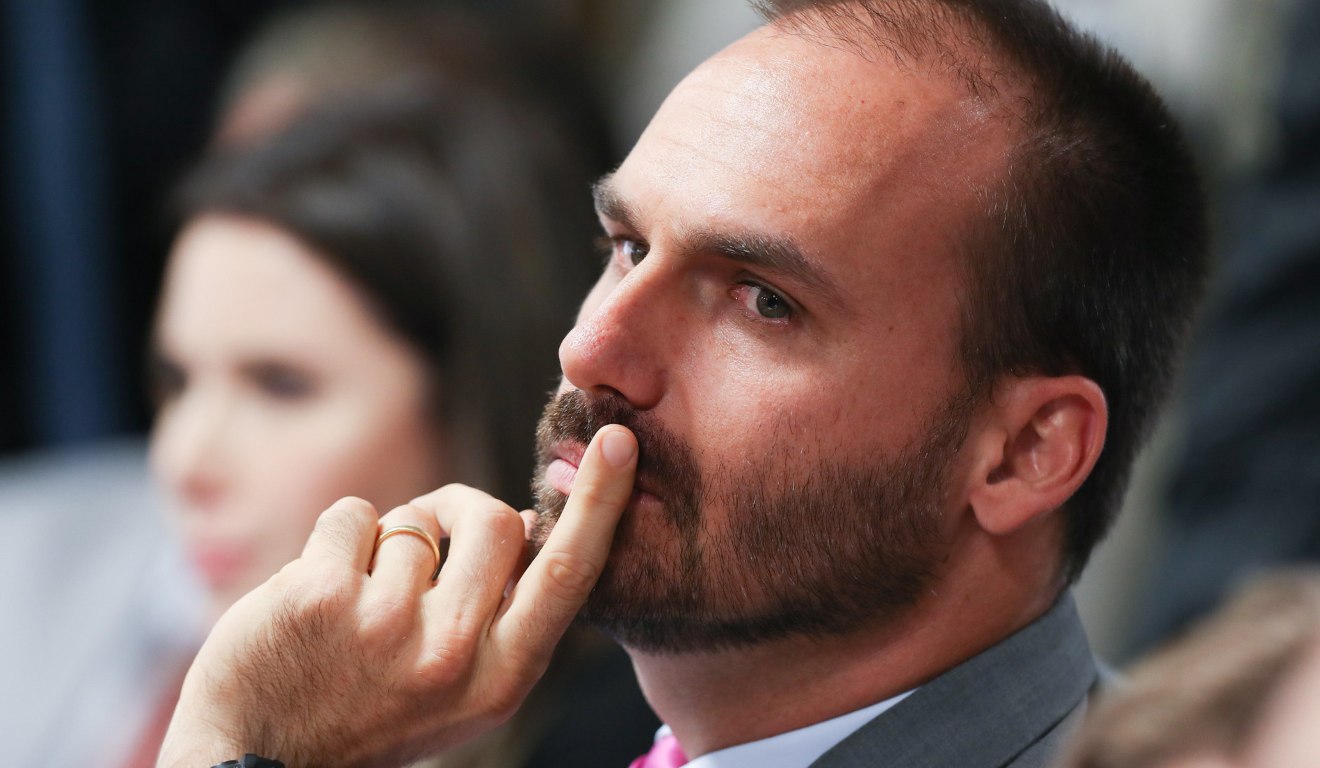 PF abre ofensiva que pode tirar Eduardo Bolsonaro da corporação