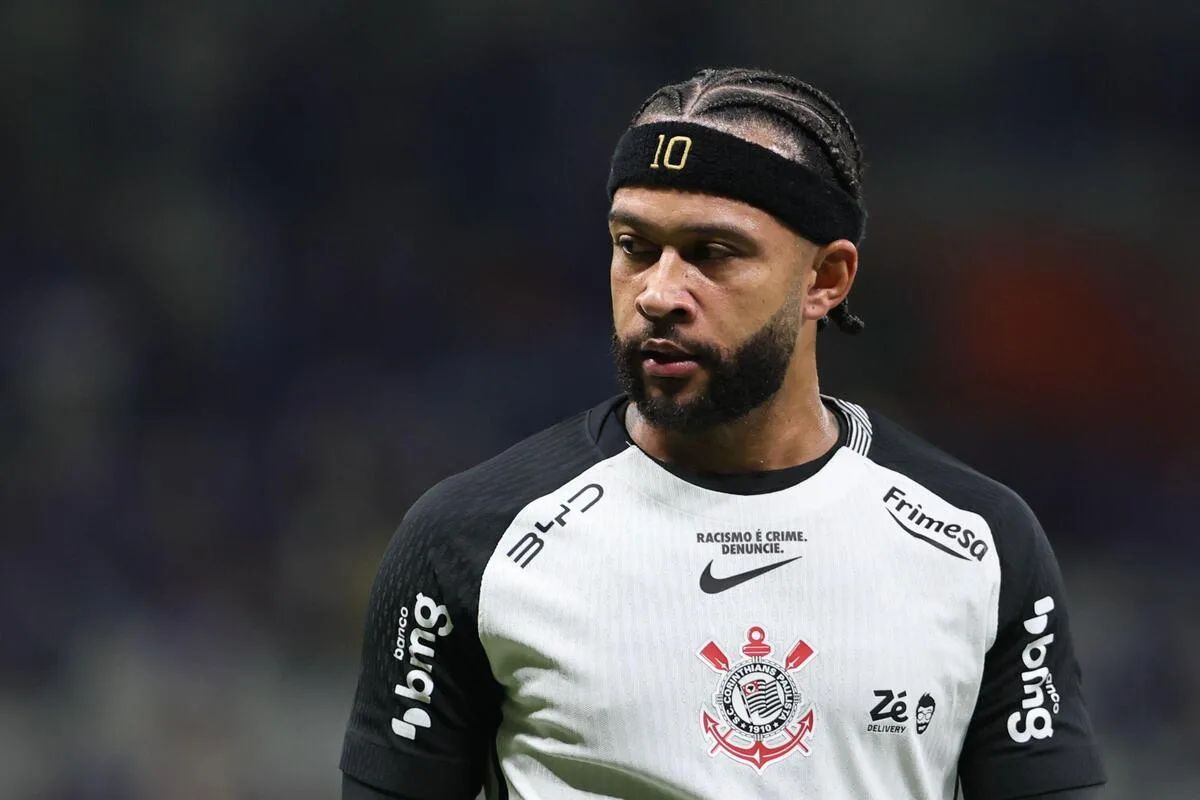 Memphis reduz exigências e apresenta nova proposta ao Corinthians
