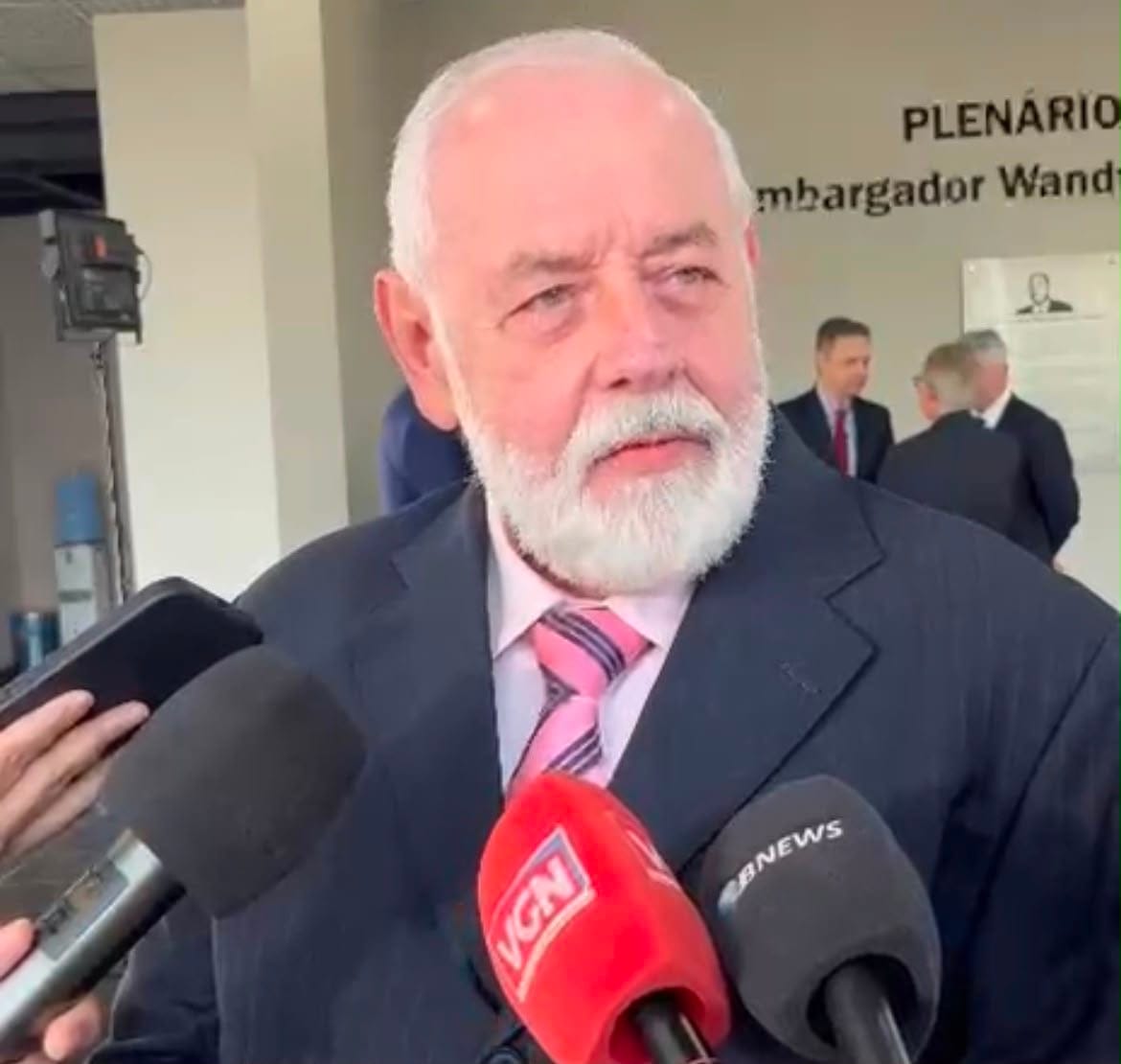 “A sociedade pode confiar no Judiciário”, afirma Zuquim ao dar posse a novos desembargadores em meio à renovação do TJMT