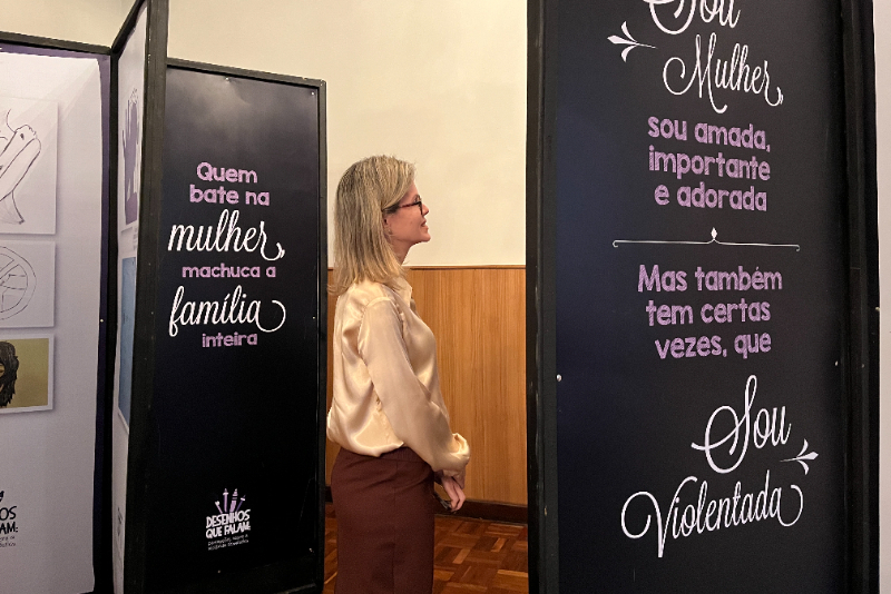 Exposição sobre violência contra mulher chega ao Cine Teatro Cuiabá