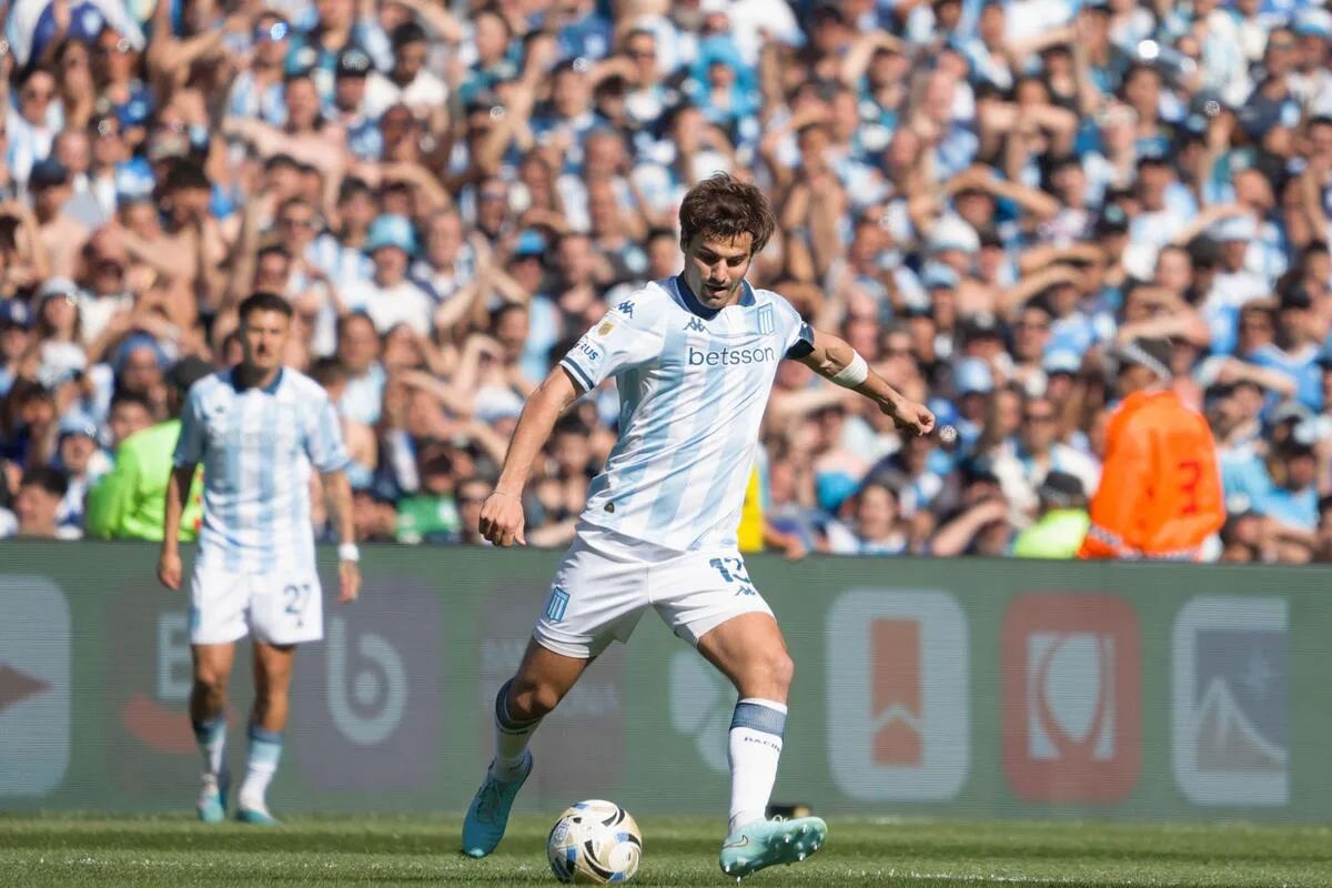 Vasco avança nas negociações por Santiago Sosa