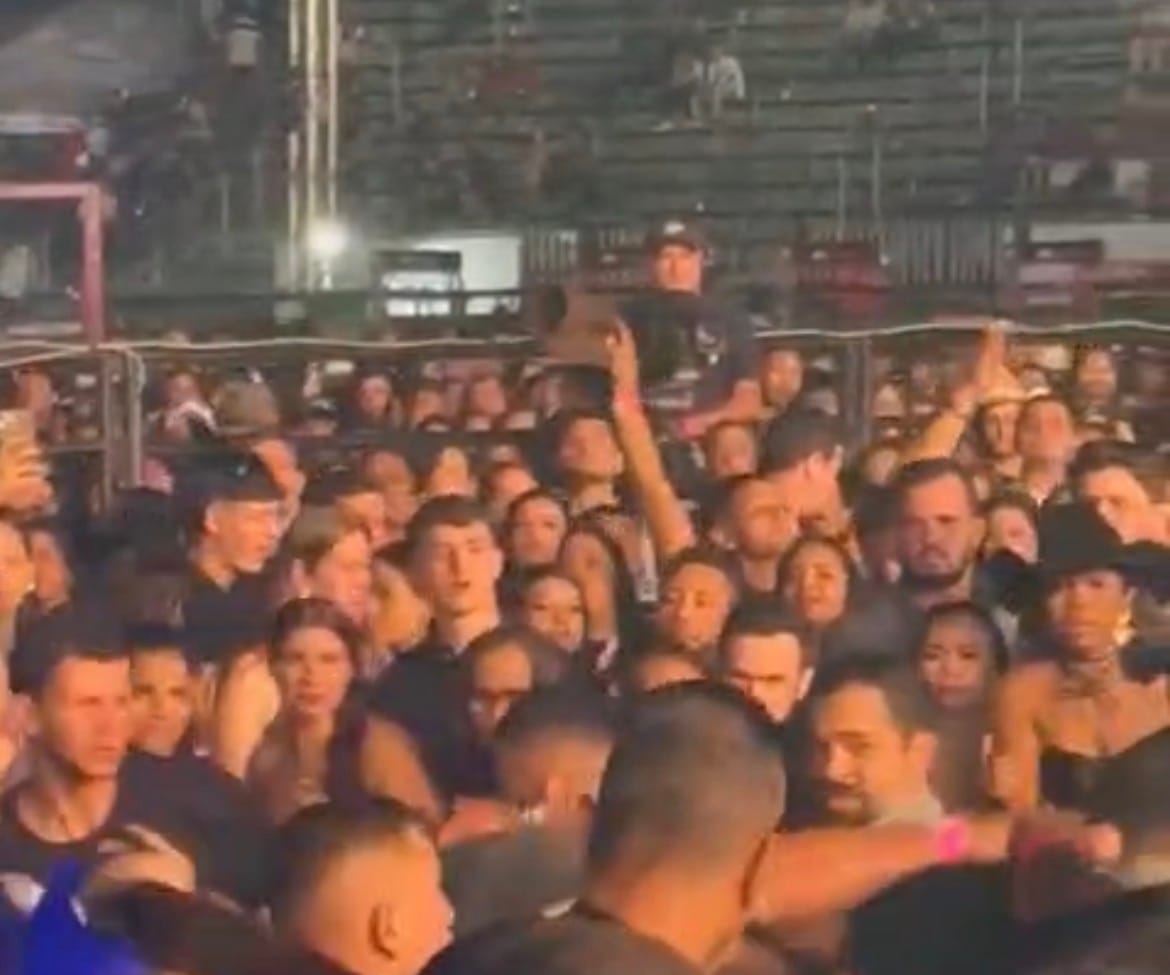 Briga no meio do público faz Natanzinho Lima parar show e acionar seguranças em Sorriso