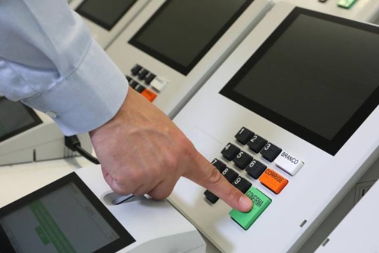 Brasil nega visto para servidores dos EUA que queriam monitorar urnas