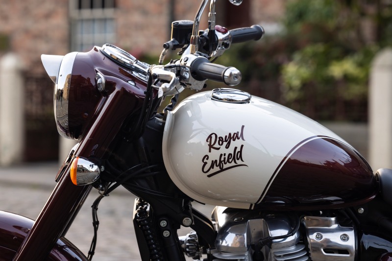 Royal Enfield muda plano de revisões no Brasil com redução de até 34%