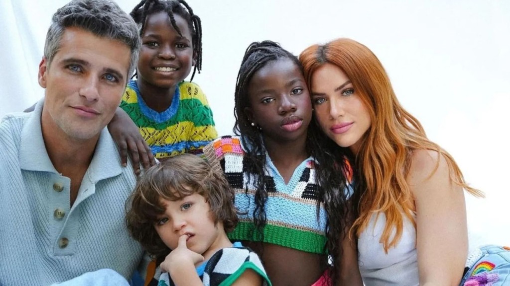 Giovanna Ewbank se emociona ao falar do crescimento dos filhos: ‘To com saudade’