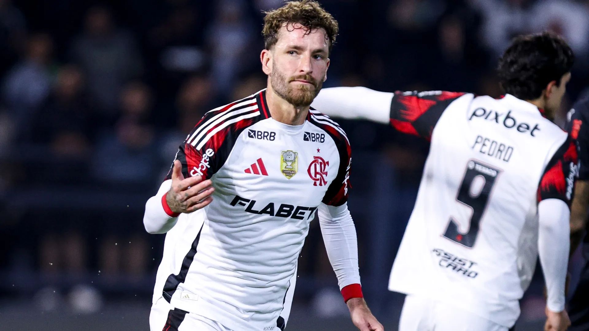 Besiktas oferece 10 milhões de euros por Léo Pereira