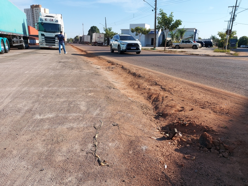 Prefeito determina que empresa refaça obra de asfalto
