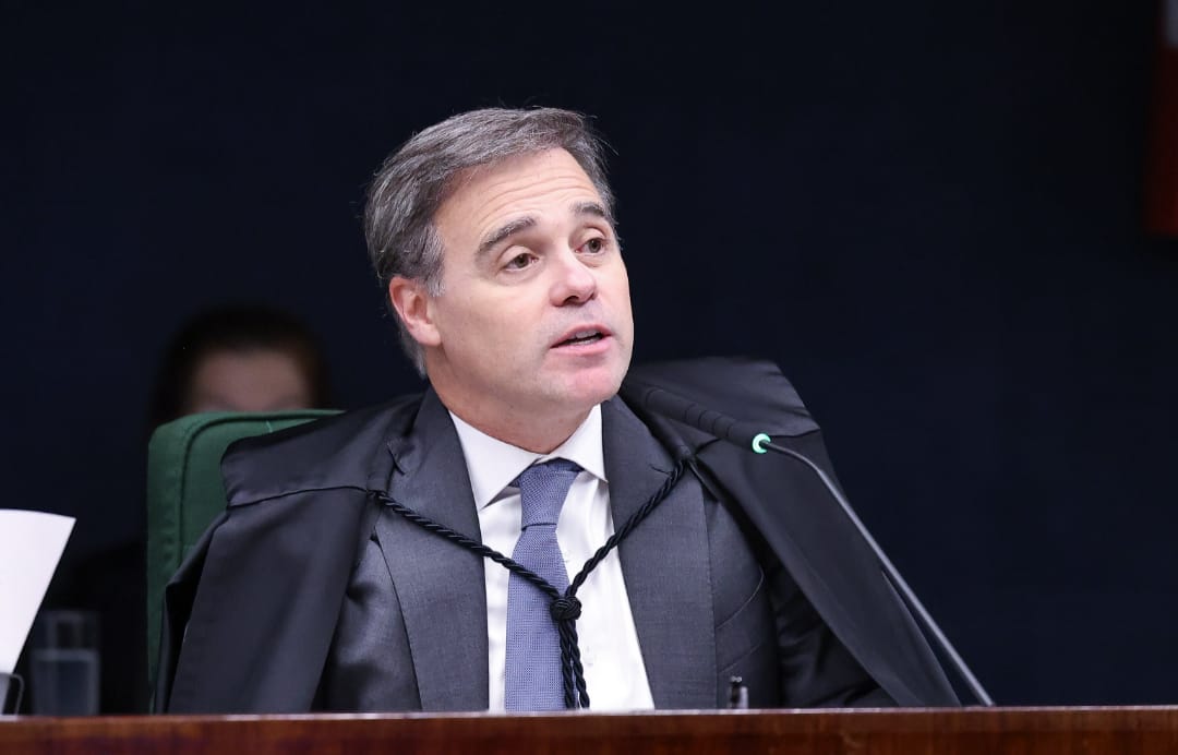 Mendonça manda PF fazer acordos com outros países para investigar o Banco Master