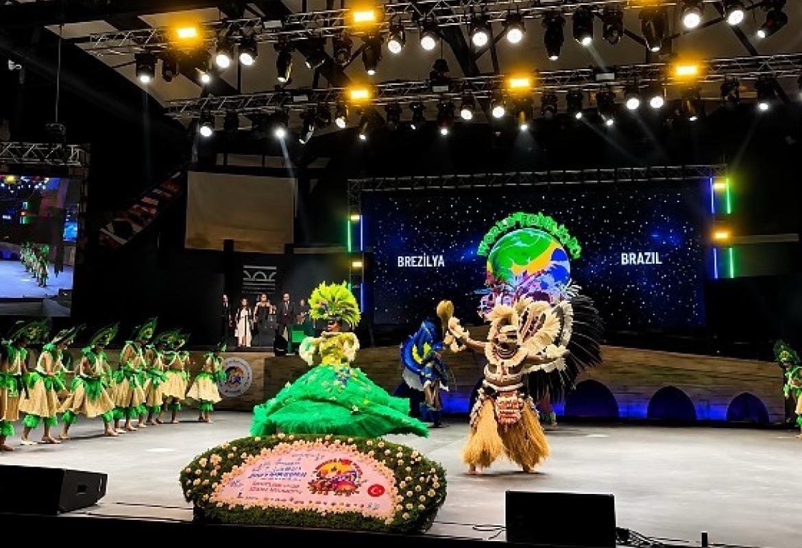 Grupo Flor Ribeirinha encanta a Turquia e conquista o quinto título mundial